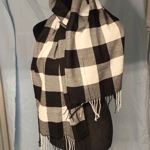 Black and white Fashion scarf 64 x 13